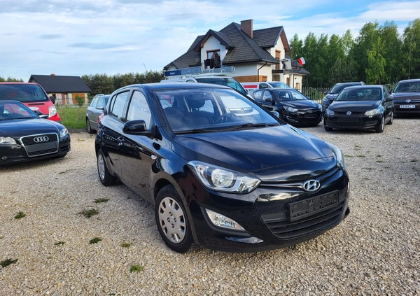 Hyundai i20 cena 18800 przebieg: 80457, rok produkcji 2013 z Opoczno małe 326